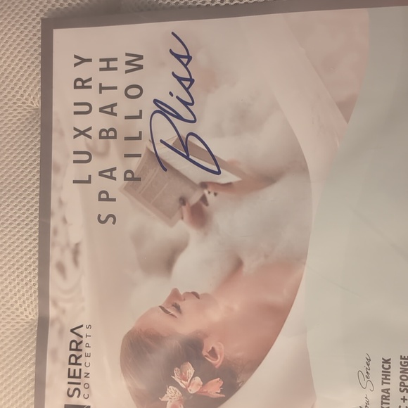 (NEW) Luxury Bathtub Spa Bath Pillow - Picture 6 of 7
